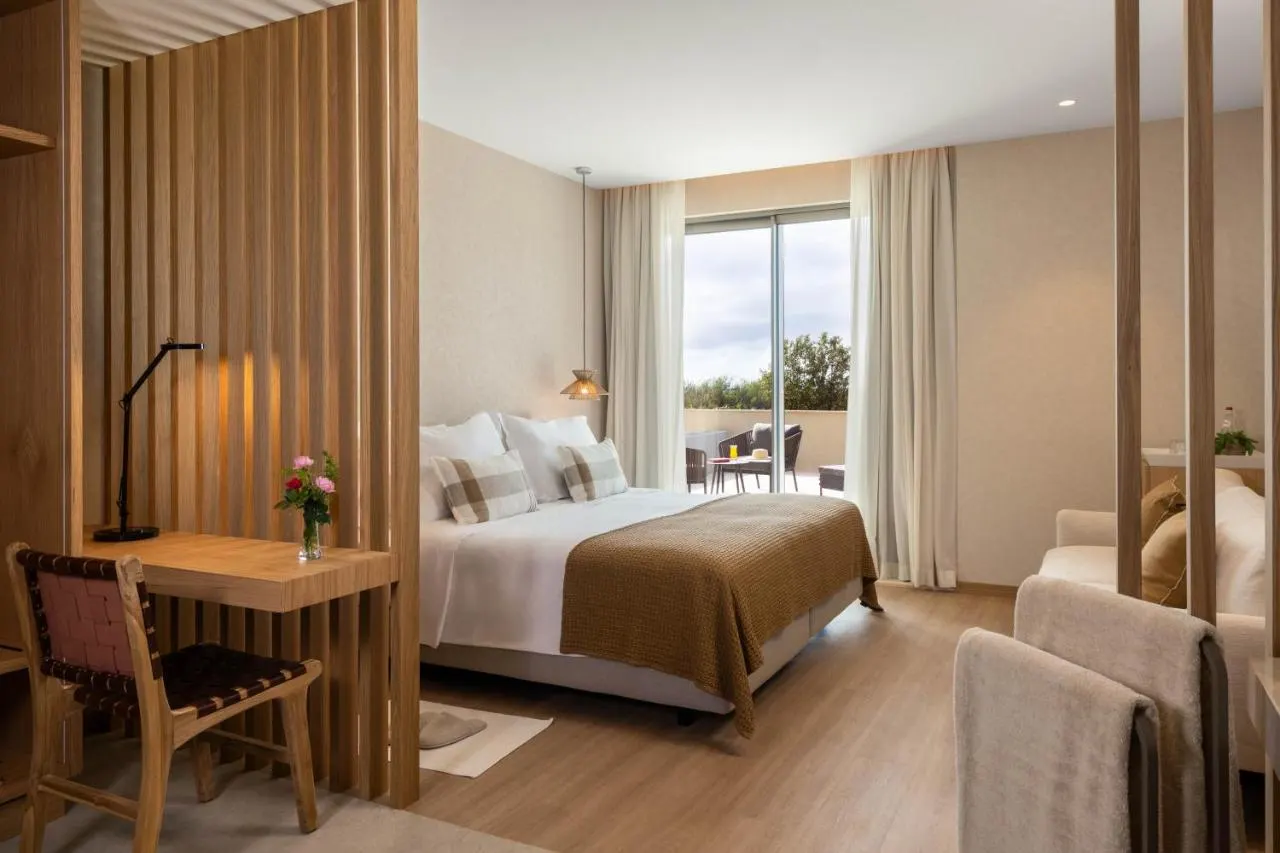 Legacy Ithos Boutique Hotel